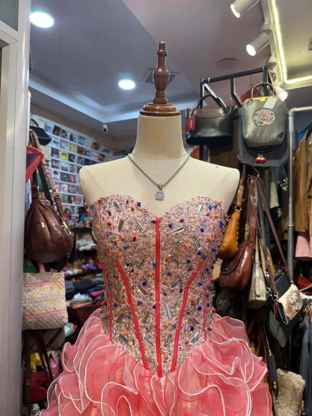 Princess Coral Pink Heart-Shaped Neckline Rhinestone-Embellished Short Formal Prom Dresses