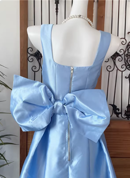 Princess Elegant Blue Square Neck Bow Satin Long Formal Prom Dresses