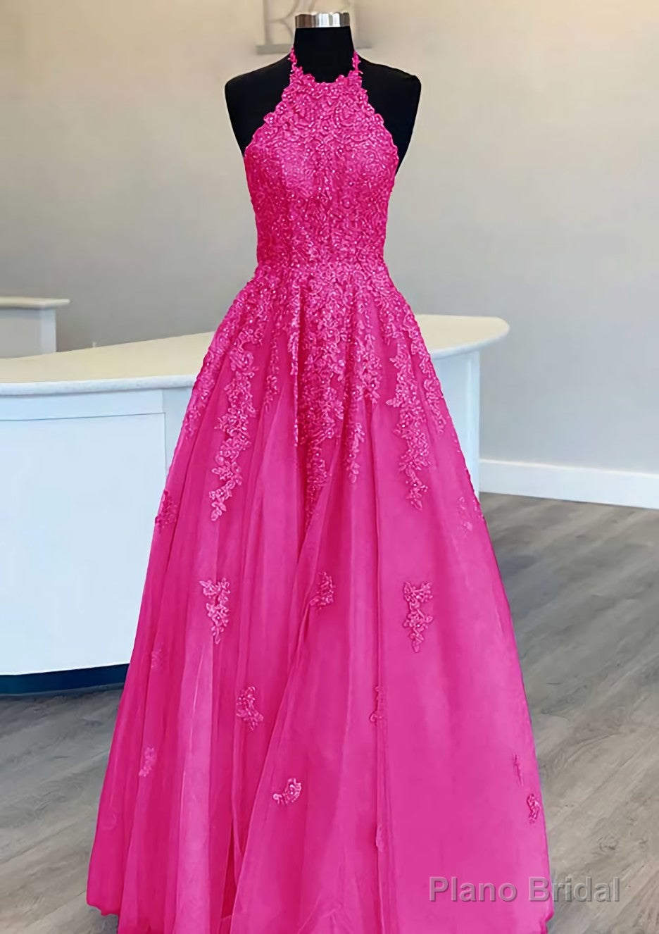 Princess Halter Long/Floor-Length Lace Tulle Prom Dresses With Appliqued Beading
