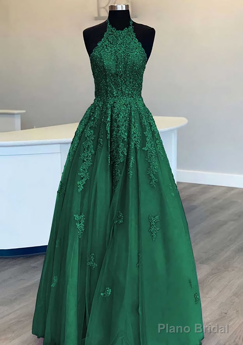 Princess Halter Long/Floor-Length Lace Tulle Prom Dresses With Appliqued Beading