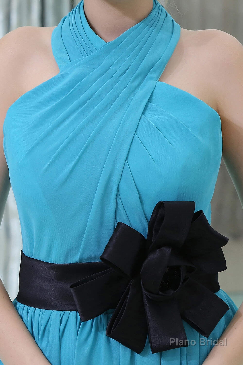 Princess Halter Neck Knee Length Chiffon Bridesmaids Dresses With Flower