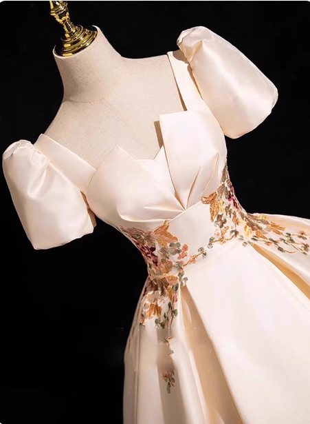 Princess Light Champagne Short-Sleeve Floral Embroidered Ball Gown Prom Dresses