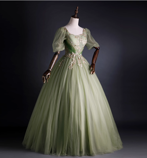 Princess Light Green Square Neck Puff Sleeve Gold Embroidery Tulle Ball Gown Prom Dresses Sweet 16 Dresses