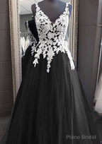 Princess V Neck Long/Floor-Length Tulle Prom Dresses With Appliqued Lace