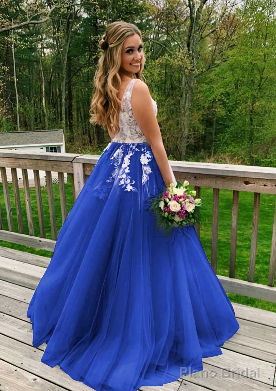 Princess V Neck Sweep Train Tulle Prom Dresses With Appliqued