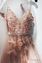 Lace Appliques Floor Length Tulle Prom Dresses