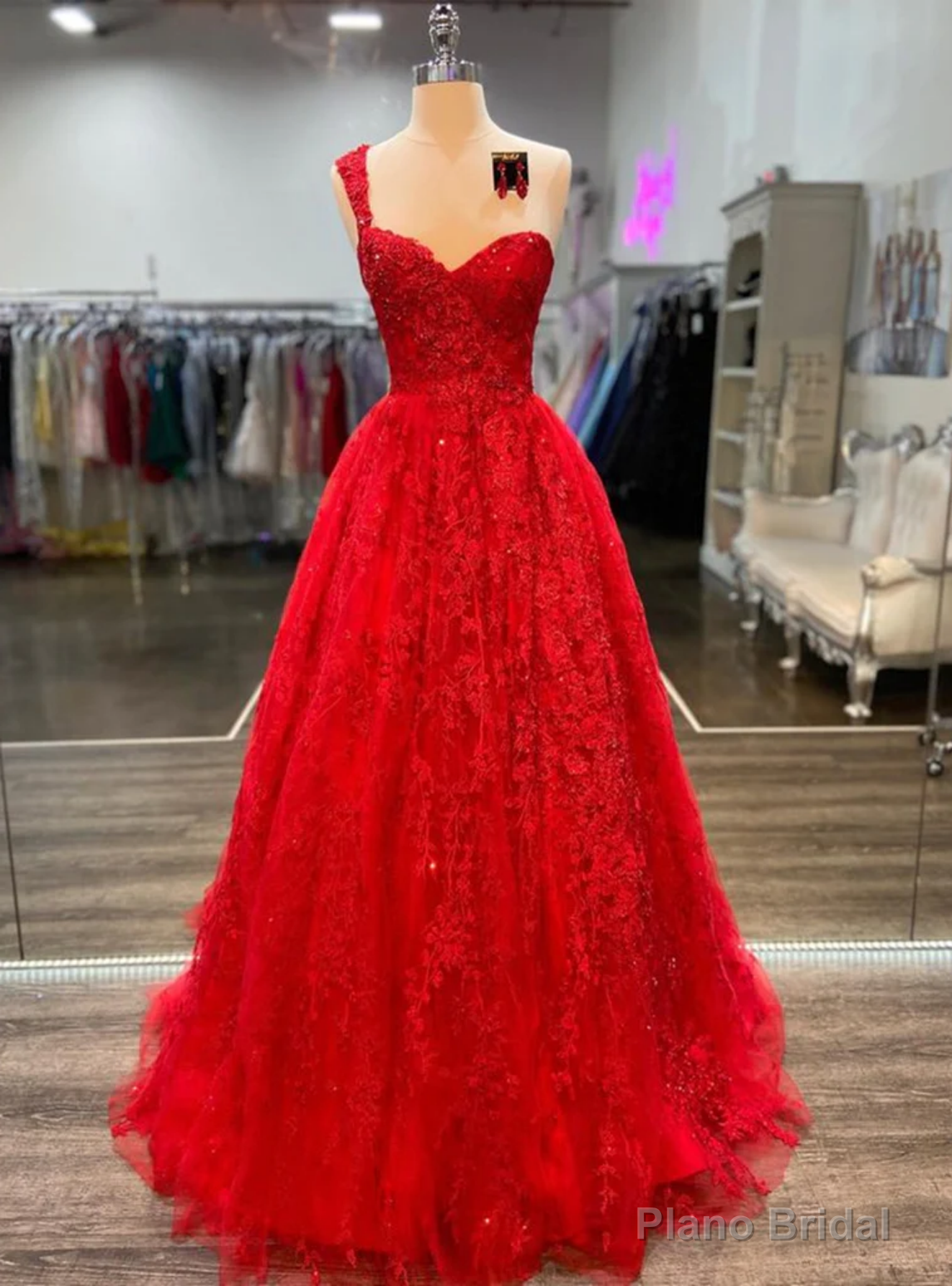 Red Tulle One Shoulder Appliques Prom Dress Main image