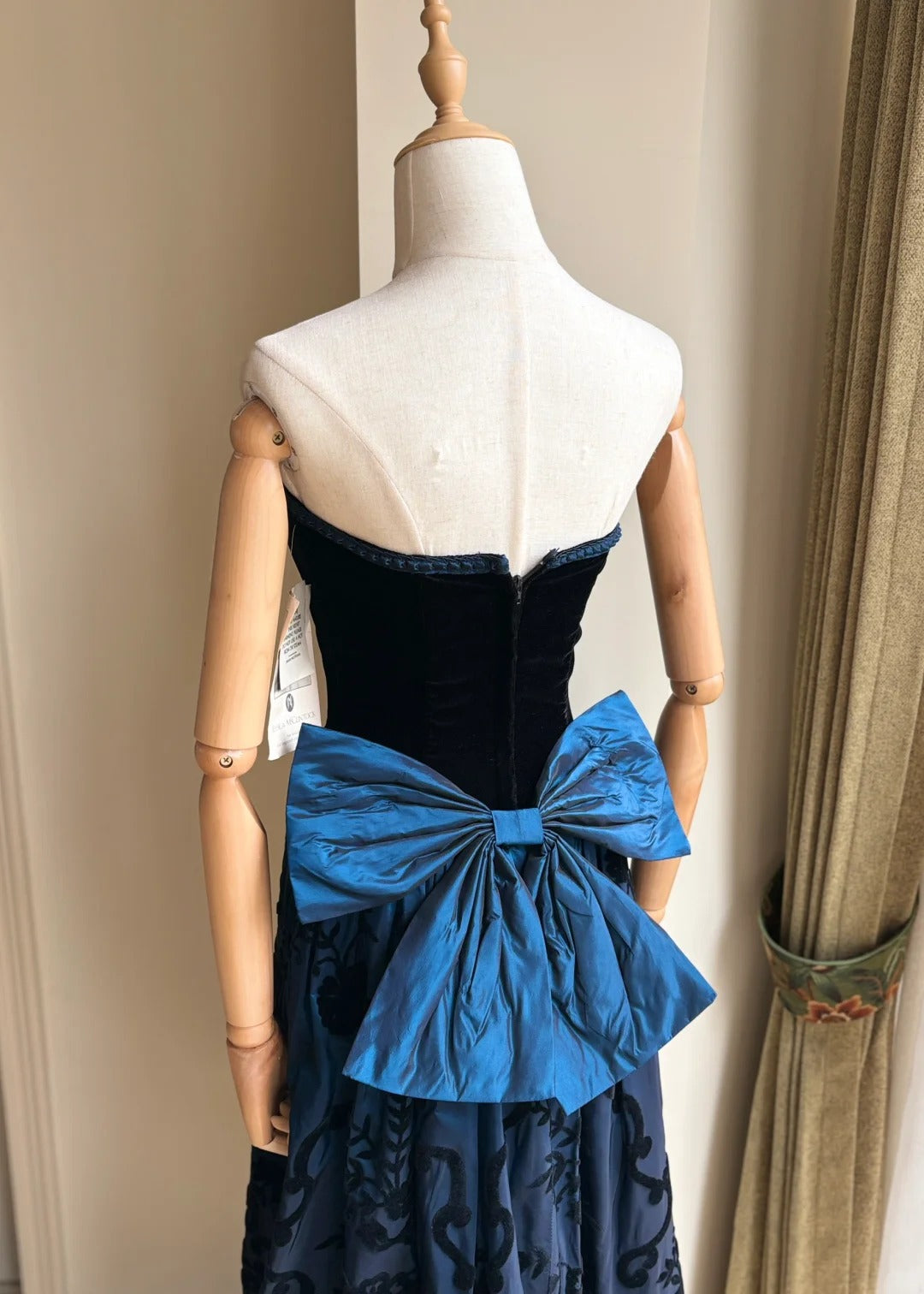 Retro Blue And Black A-Line Strapless Bow Jacquard Velvet Long Formal Prom Dresses