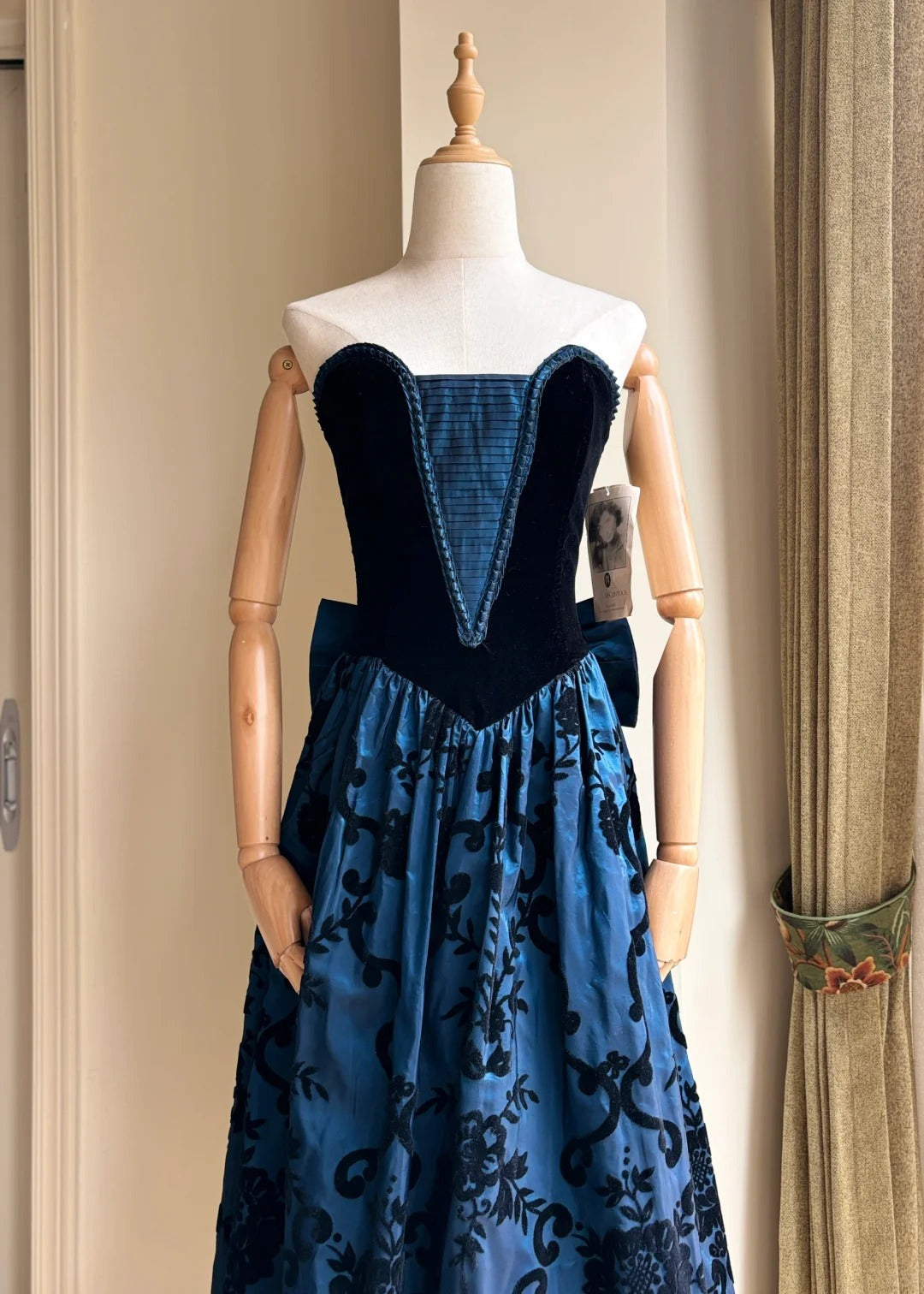Retro Blue And Black A-Line Strapless Bow Jacquard Velvet Long Formal Prom Dresses