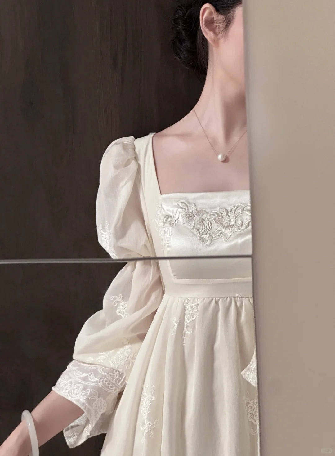 Retro Elegant Ivory A-Line Square Neck Long Sleeve Embroidered Lace Long Formal Prom Dresses