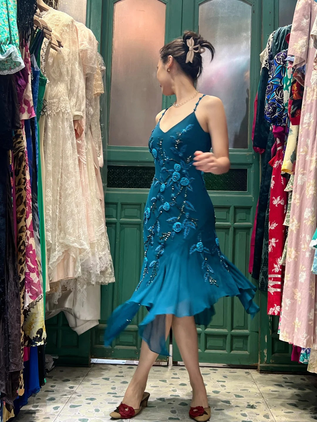 Retro Elegant Peacock Blue Irregular Deep V Halter Embroidered Chiffon Formal Prom Dresses