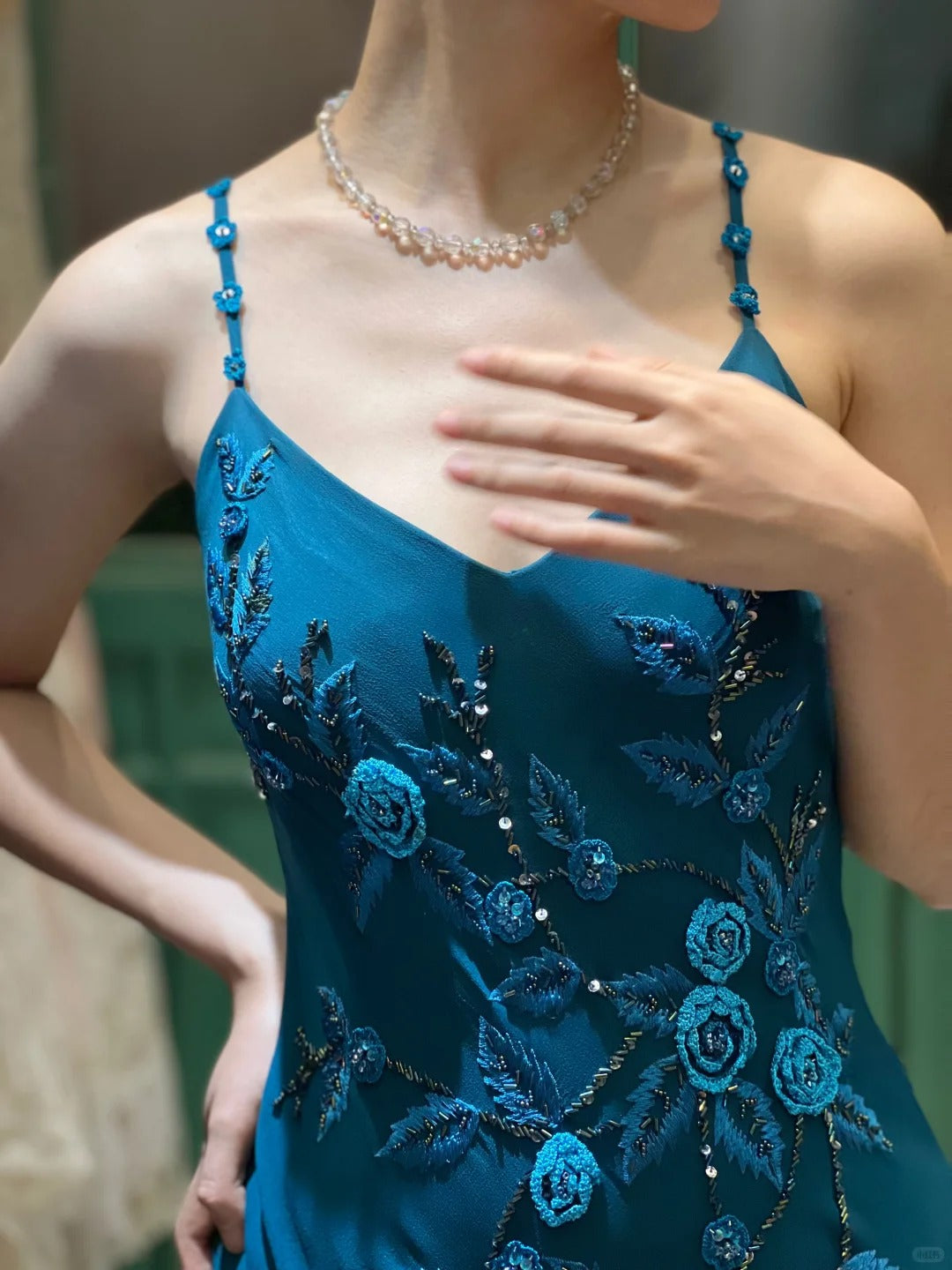 Retro Elegant Peacock Blue Irregular Deep V Halter Embroidered Chiffon Formal Prom Dresses
