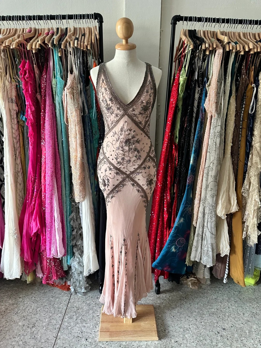 Retro Pink Mermaid Backless V-Neck Beaded Chiffon Long Formal Prom Dresses