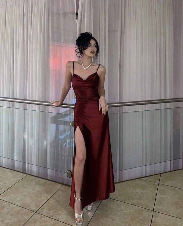 Retro Sheath Spaghetti Straps Burgundy Satin Long Party Dresses Formal Prom Dresses Main image
