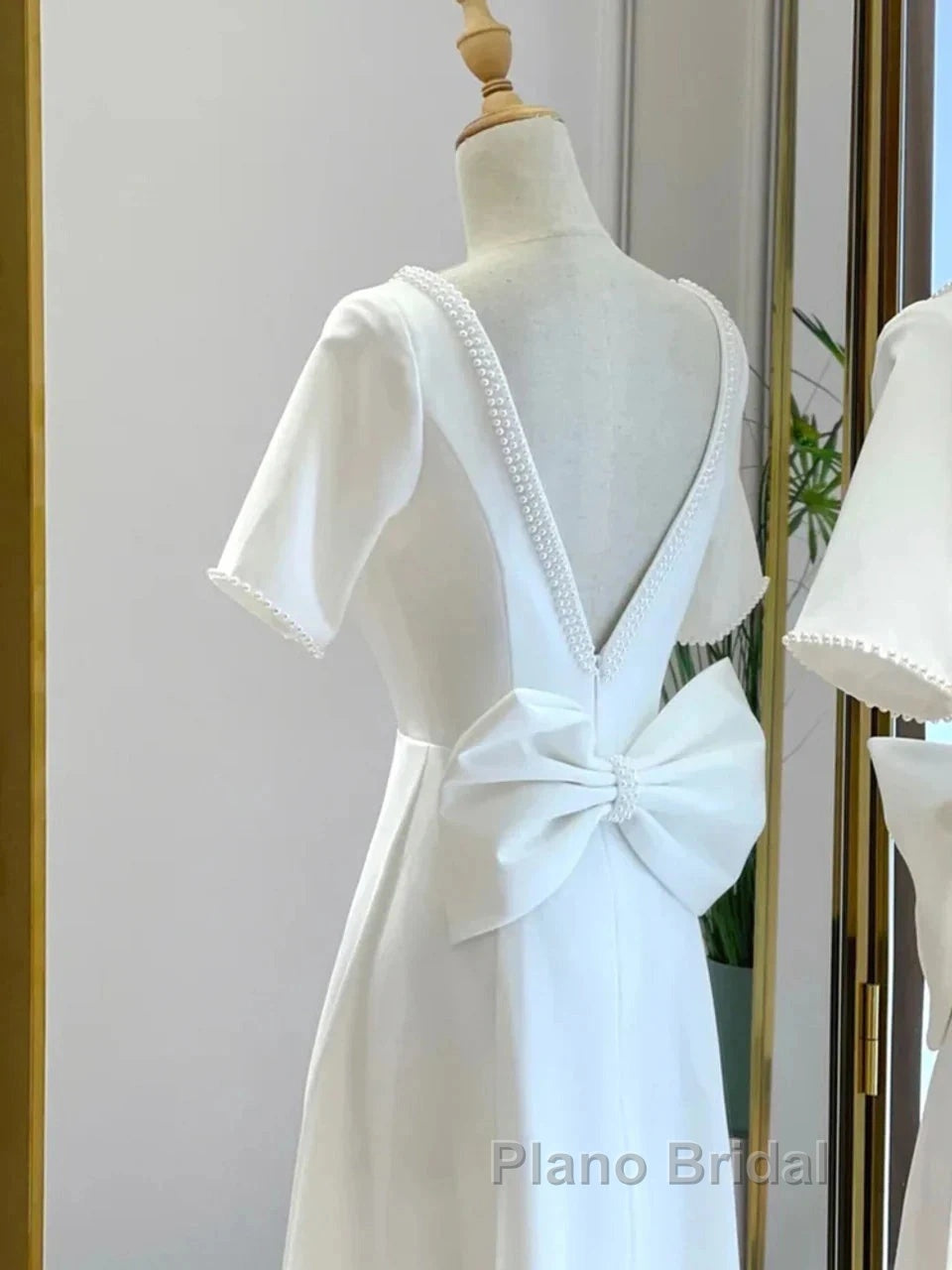 Satin Short Sleeve Short Wedding Dresses Secondary image