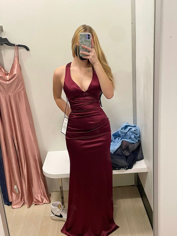 Sexy Sheath Halter V Neckline Burgundy Satin Slit Party Dresses Long Formal Prom Dresses Main image
