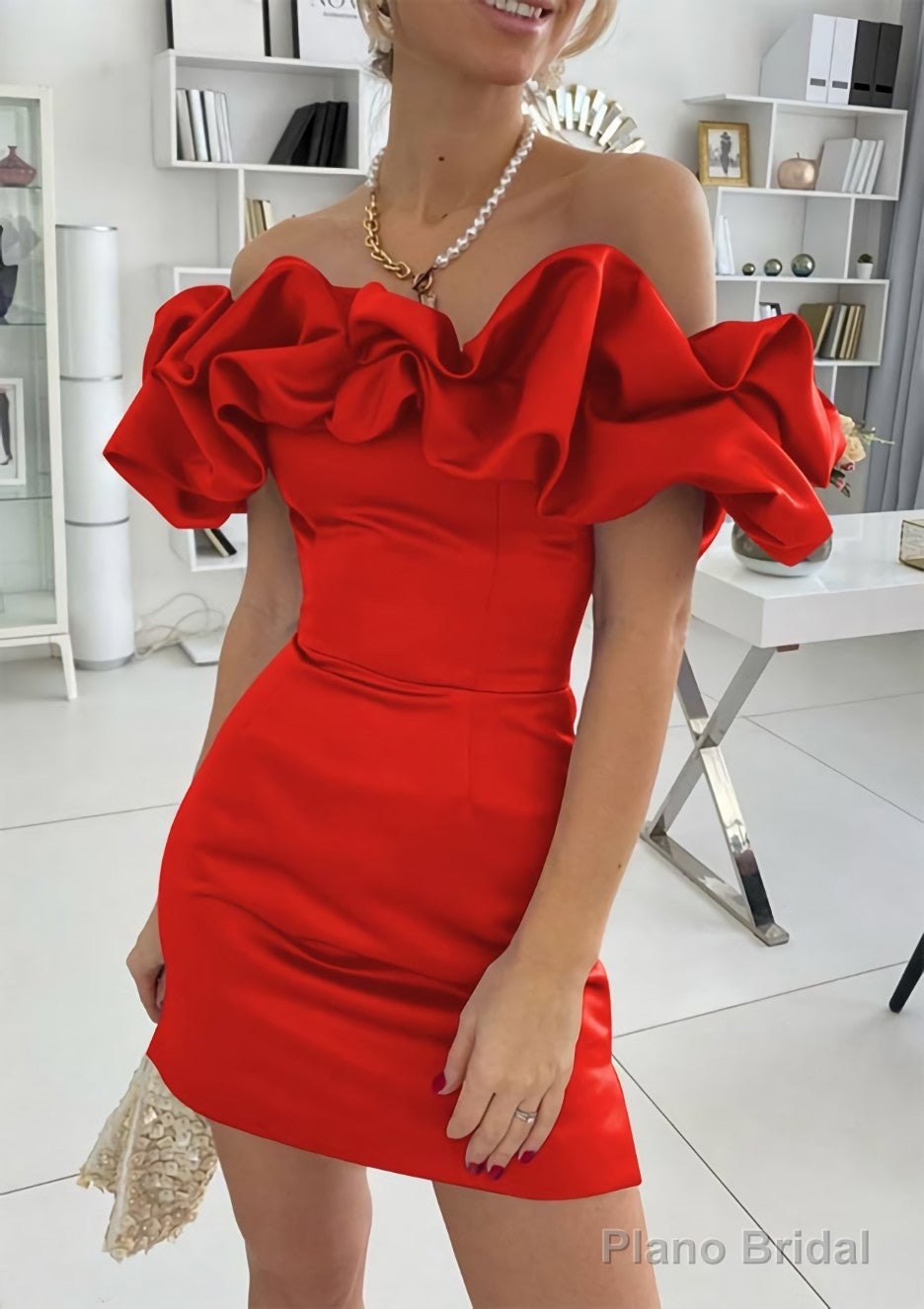 Sheath/Column Off-the-Shoulder Sleeveless Satin Short/Mini Homecoming Dresses With Ruffles