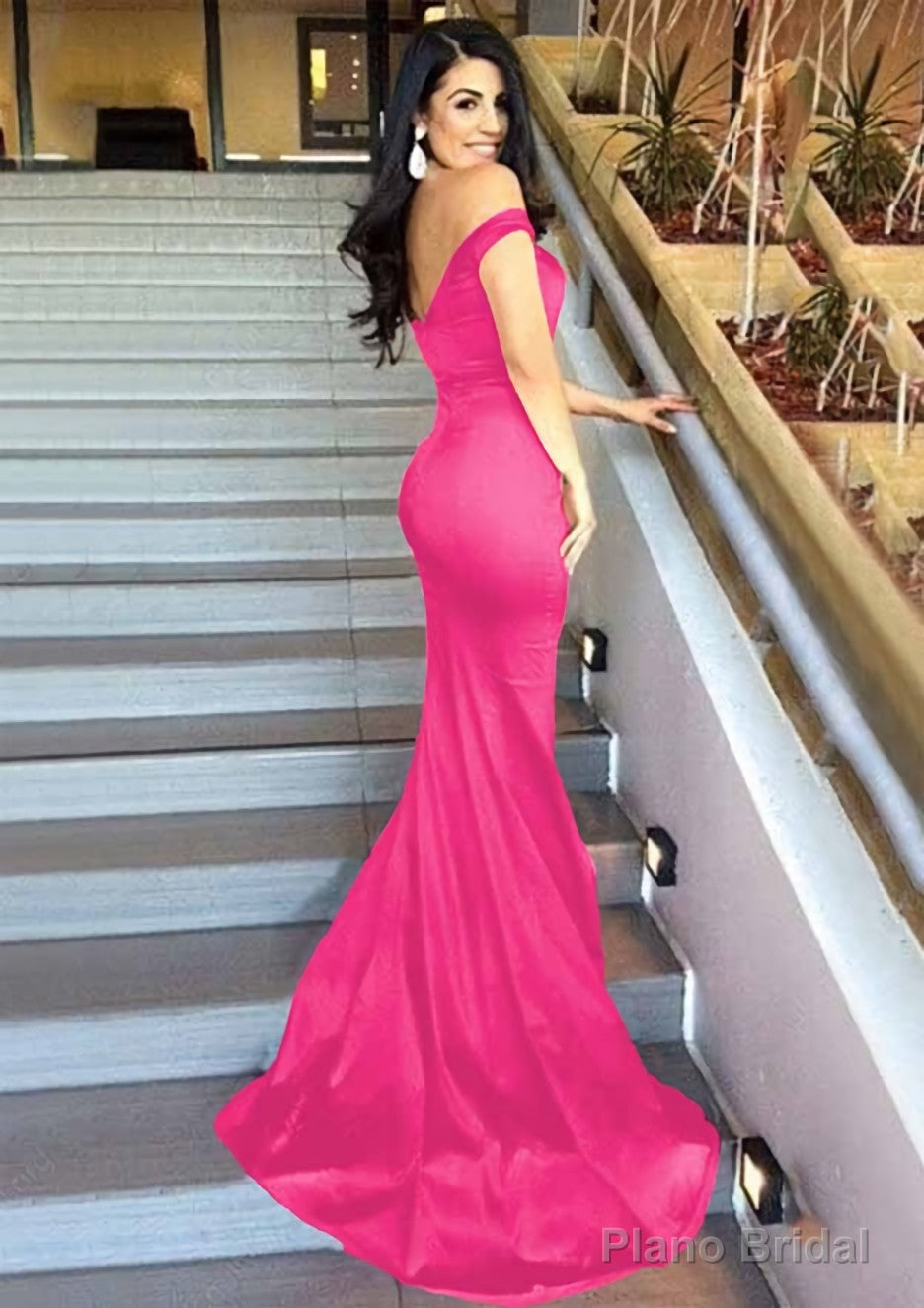 Sheath/Column Sleeveless Sweetheart Sweep Train Elastic Satin Prom Dresses
