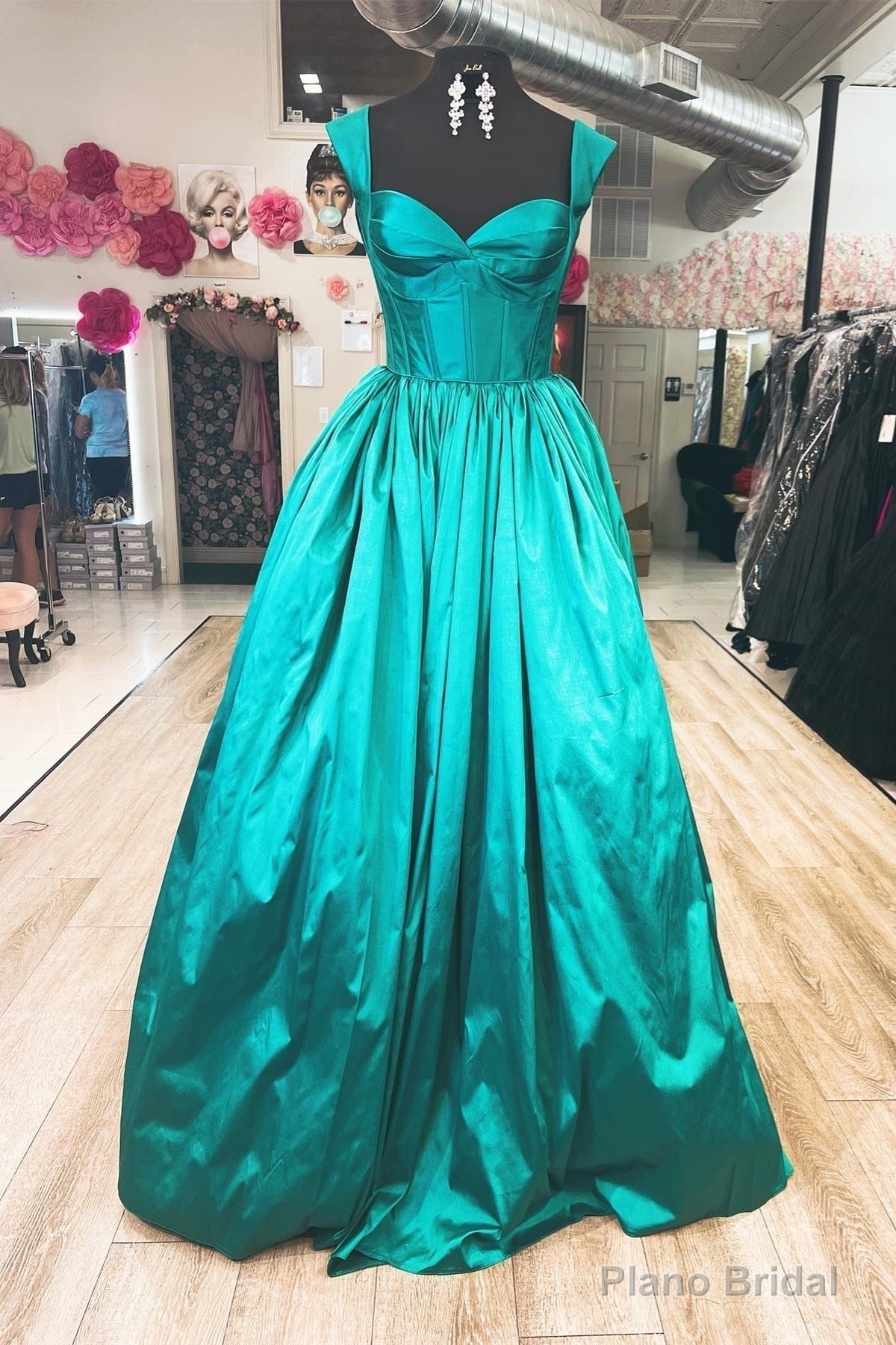 Hunter Green A-line Satin Long Prom Dress Main image