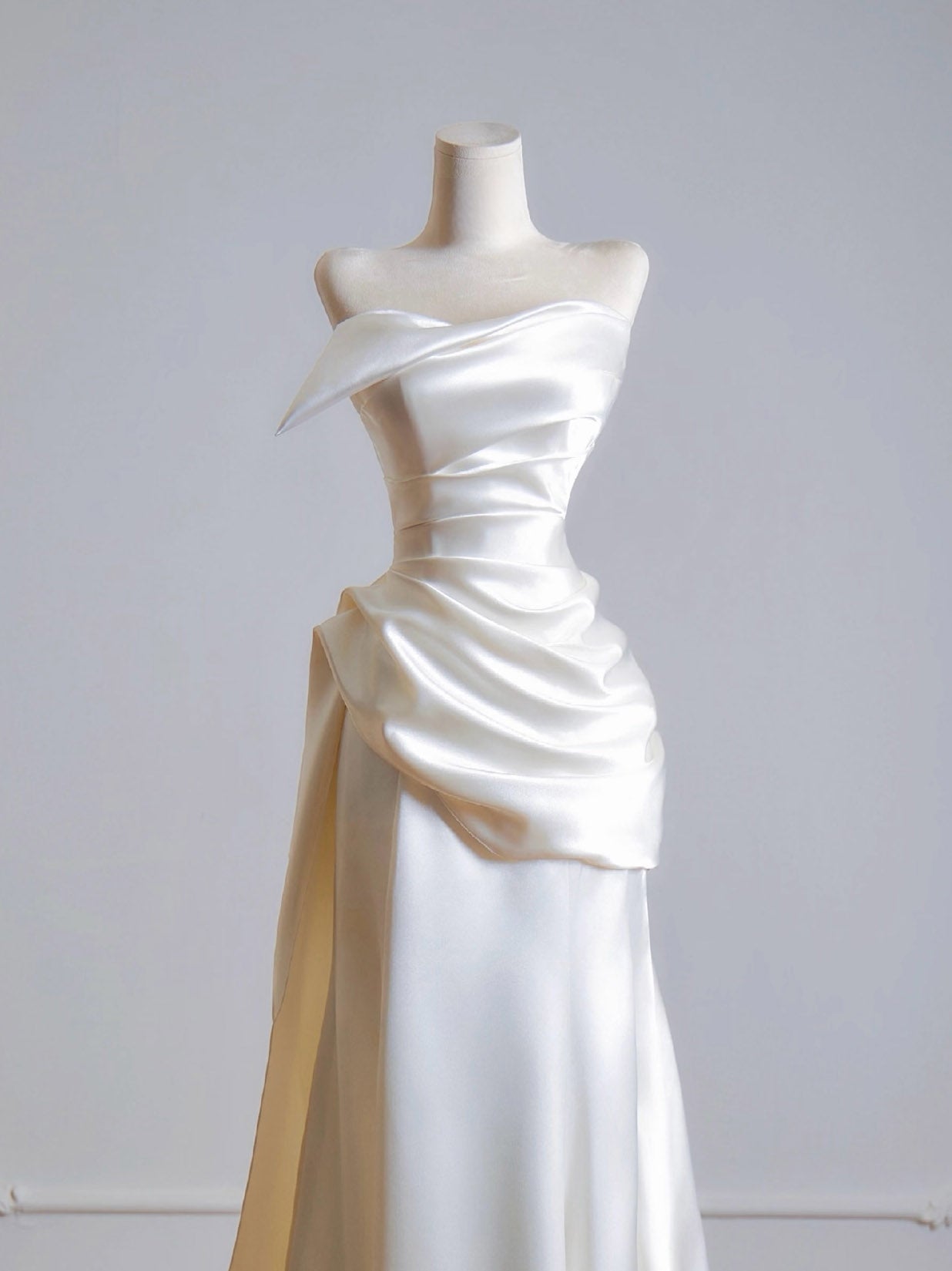 Simple A-Line Satin Sweep Train Light Champagne Formal Prom Dresses Secondary image