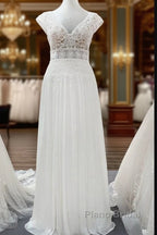 Simple Long A-line V-neck Tulle Appliques Lace Wedding Dress