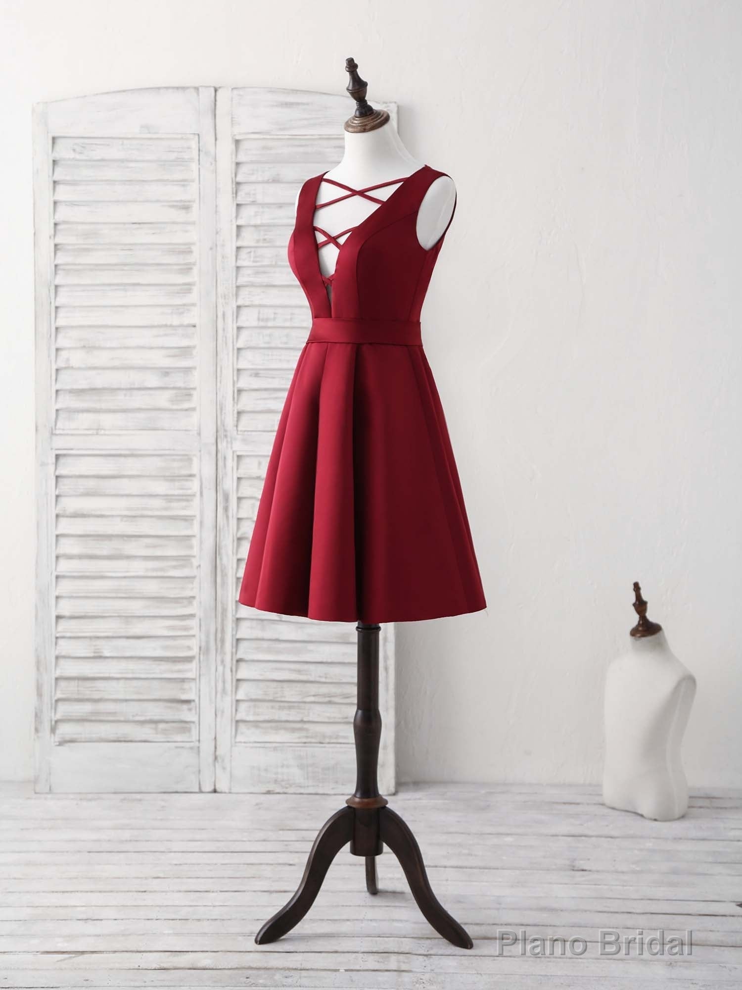 Simple V Neck Burgundy Short Prom Dress Satin Homecoming Dress Secondary image