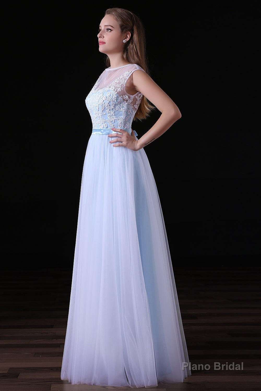 Sleeves Appliques Sheer Lace Button Floor Length Tulle Prom Dresses