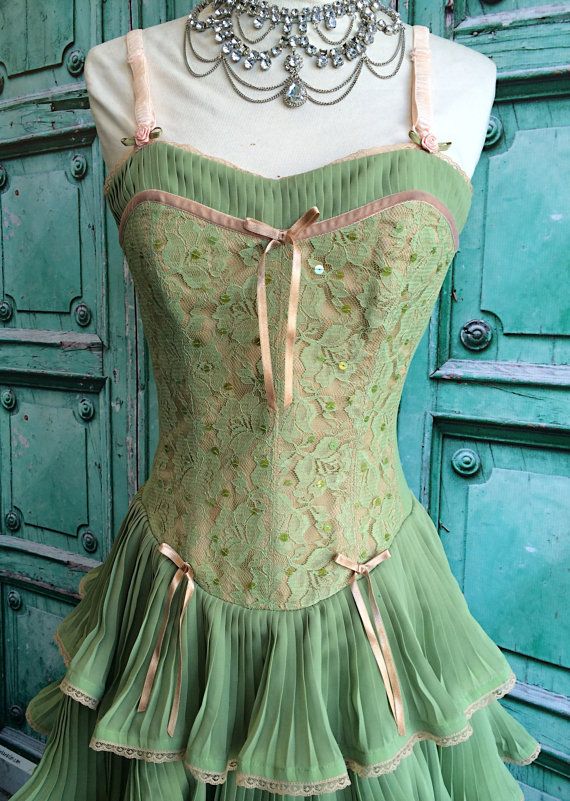 Green Pink Sweet Spaghetti Strap Layered Long Lace Tulle Ball Gown Formal Evening Dresses Coming Of Age Ceremony Dresses Secondary image