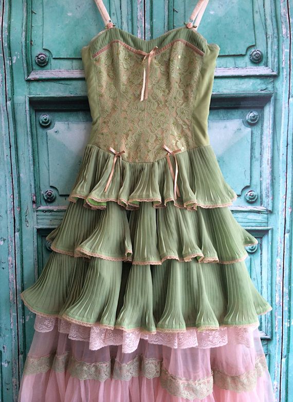 Green Pink Sweet Spaghetti Strap Layered Long Lace Tulle Ball Gown Formal Evening Dresses Coming Of Age Ceremony Dresses