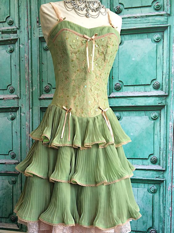 Green Pink Sweet Spaghetti Strap Layered Long Lace Tulle Ball Gown Formal Evening Dresses Coming Of Age Ceremony Dresses