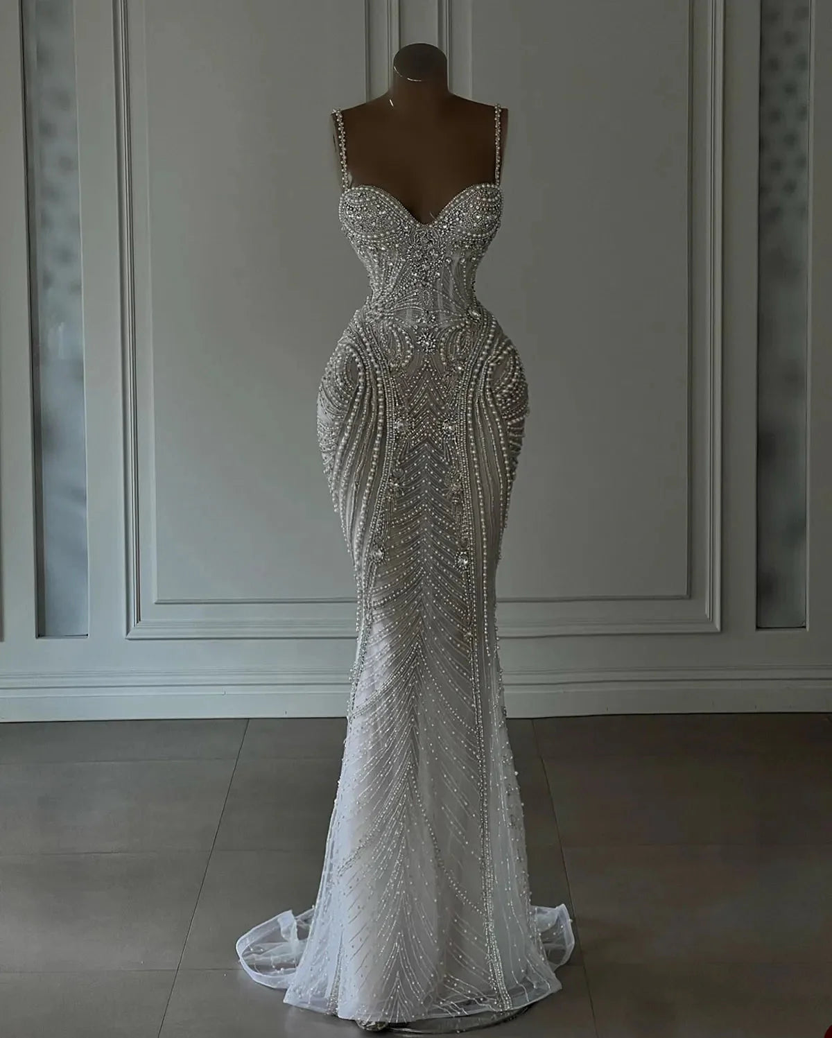Sparkly Mermaid Spaghetti Straps White Sequin Beaded Wedding Dresses Long Bridal Gown Wedding Dresses