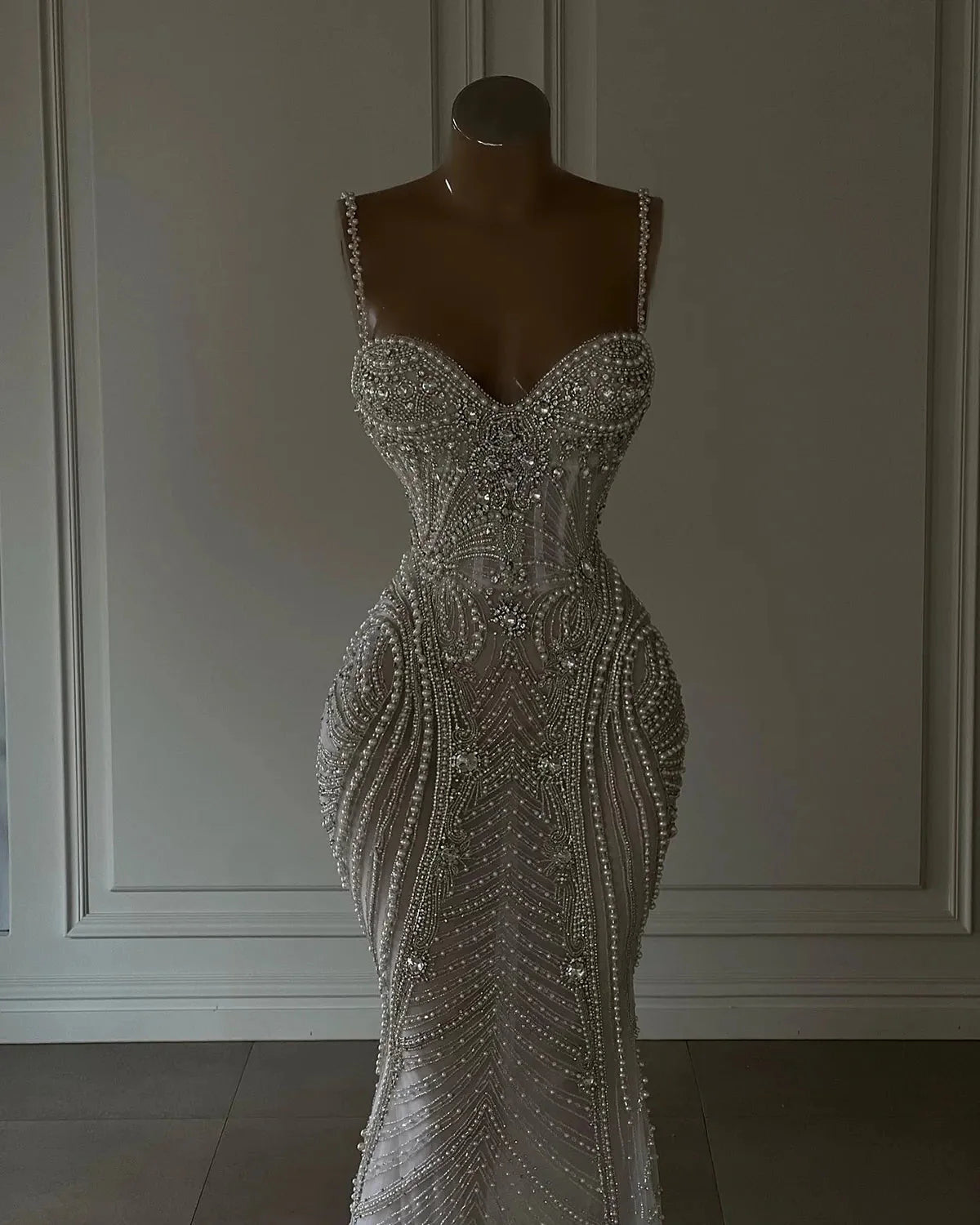 Sparkly Mermaid Spaghetti Straps White Sequin Beaded Wedding Dresses Long Bridal Gown Wedding Dresses