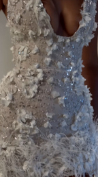 Sparkly Sheath V Neck White Feathers Beaded Wedding Dresses Short Bridal Gown Wedding Dresses
