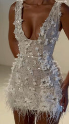 Sparkly Sheath V Neck White Feathers Beaded Wedding Dresses Short Bridal Gown Wedding Dresses