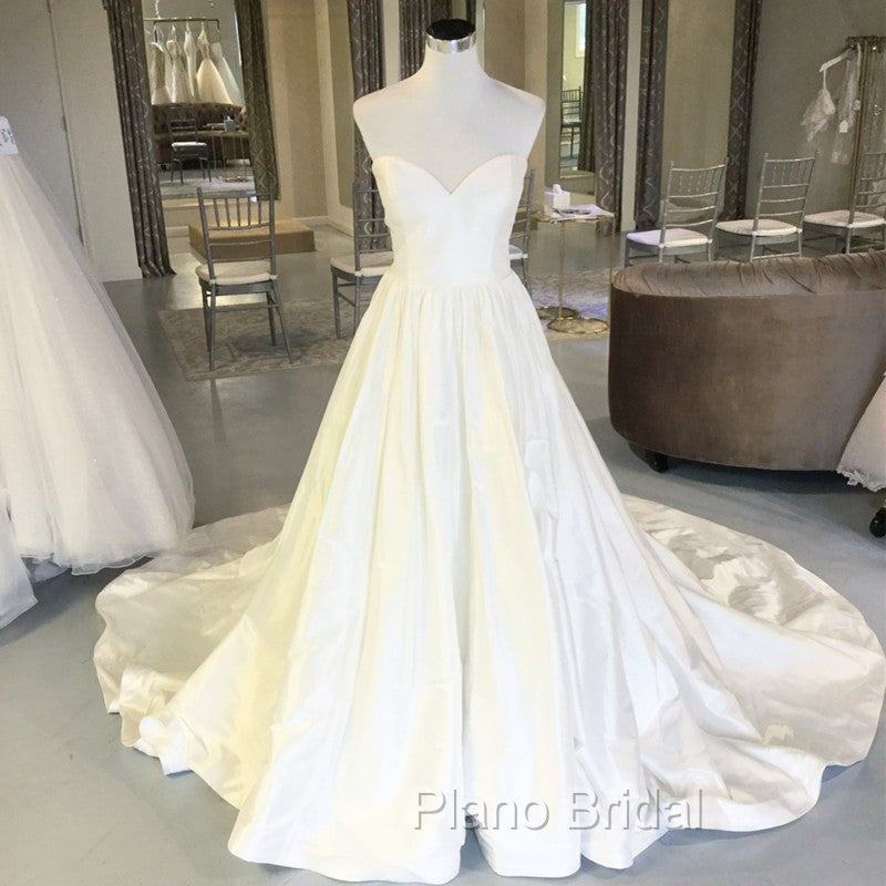 Strapless Sweetheart Chapel Train Taffeta Wedding Dresses Ball Gowns Secondary image