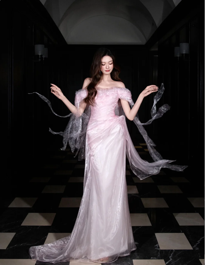 Sweet Light Pink Mermaid Off-Shoulder Organza Formal Prom Dresses Main image