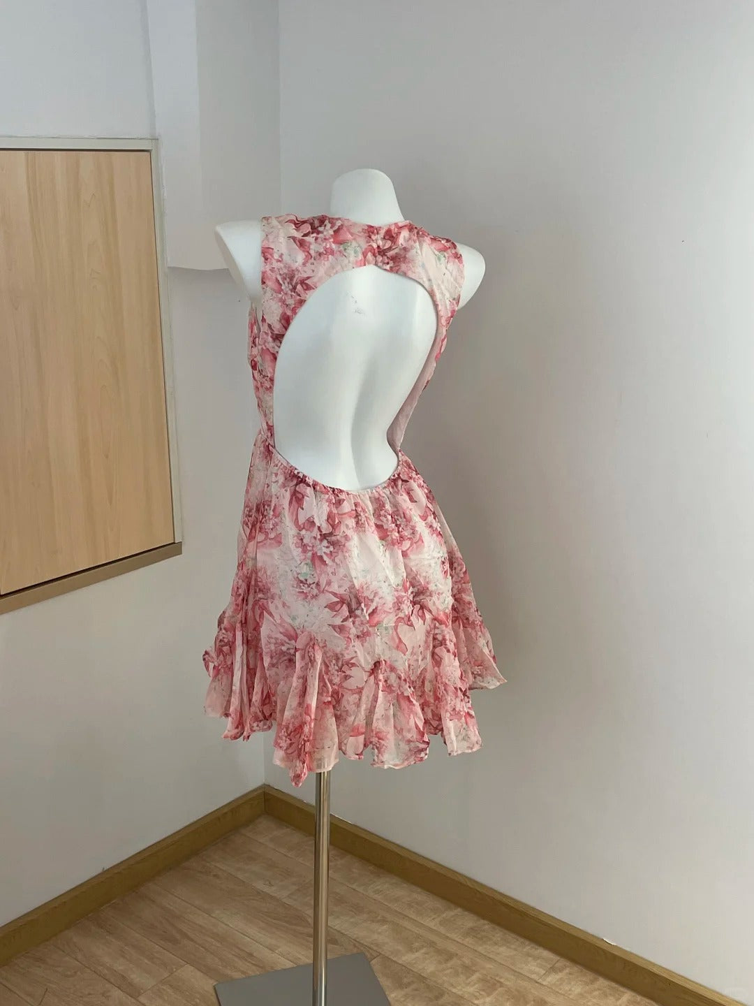 Sweet Pink Floral Backless Multi-Layered Pleated Chiffon Homecoming Dresses Secondary image