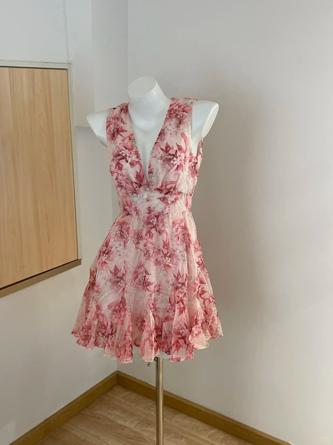 Sweet Pink Floral Backless Multi-Layered Pleated Chiffon Homecoming Dresses