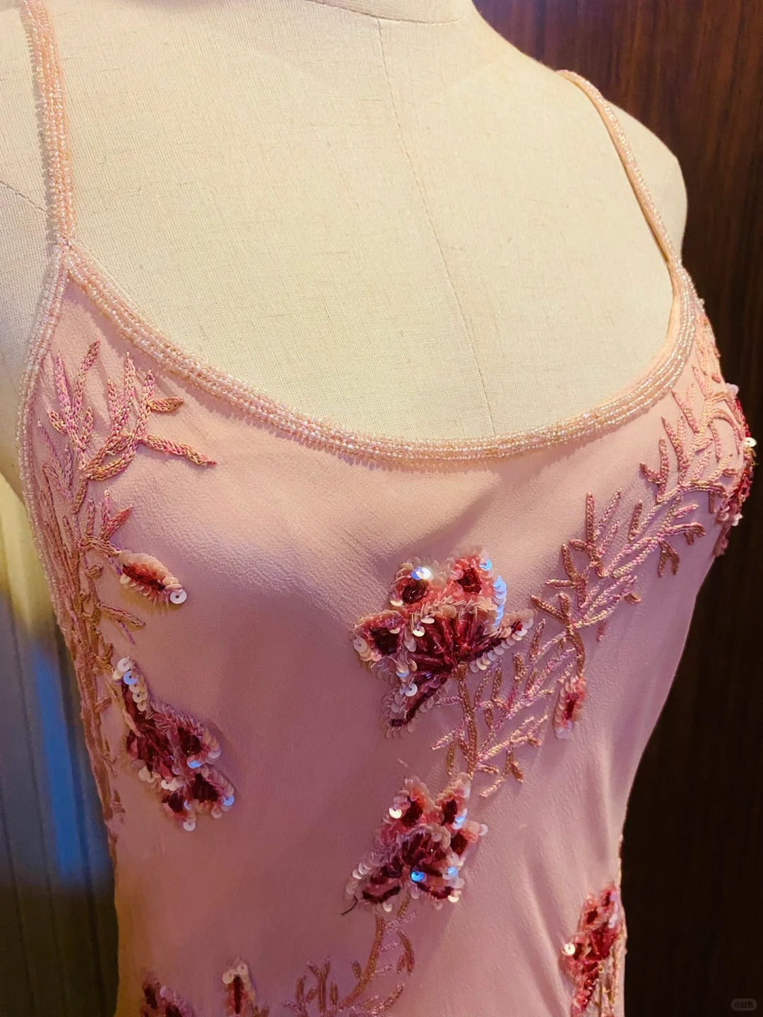Sweet Pink Sequined Beaded Halter Chiffon Long Formal Prom Dresses