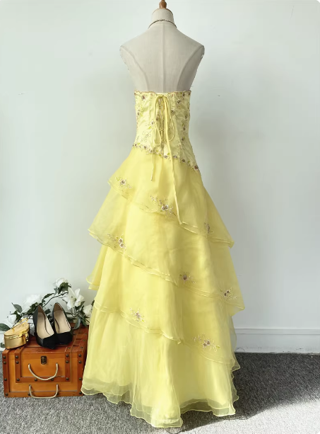 Sweet Princess Yellow A-Line Strapless Beaded Embroidered Tulle Long Formal Prom Dresses
