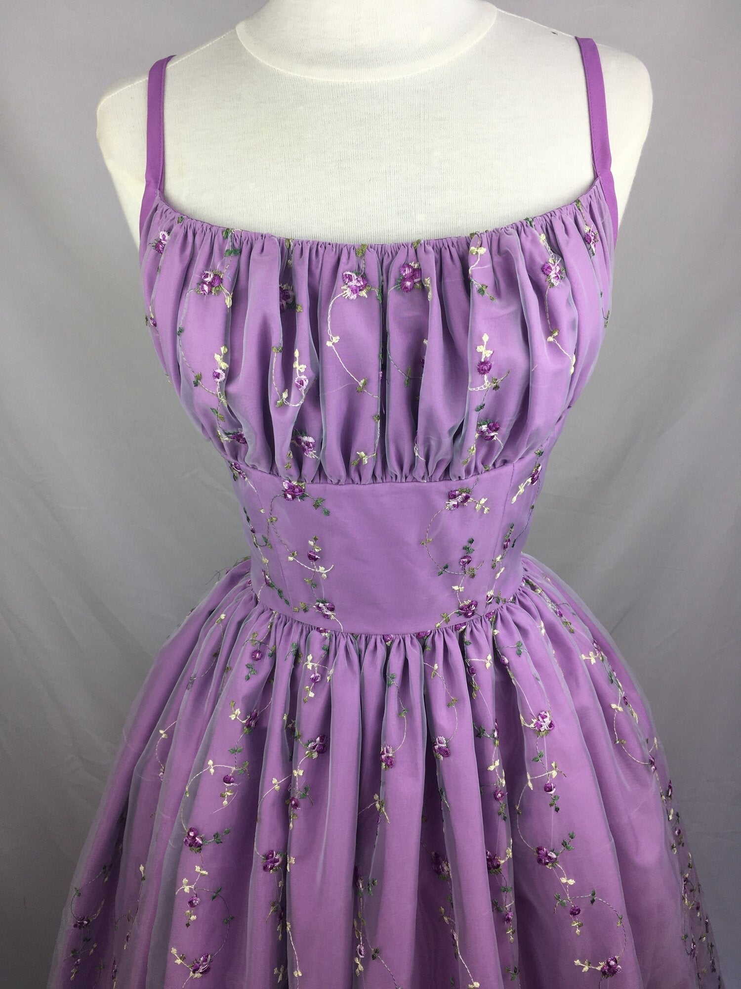 Sweet Purple Flower Embroidery Waist A-Line 16Th Birthday Homecoming Dresses