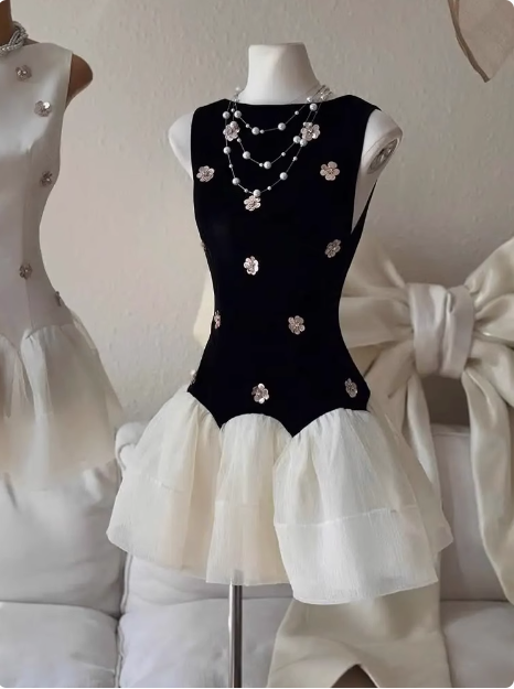 Sweet Sleeveless Floral Satin Tulle Mini 17Th Birthday Homecoming Dresses Main image