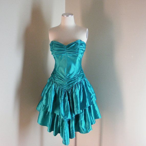Sweetheart Neck Blue Satin 17Th Birthday Short Skirt Homecoming Dresses