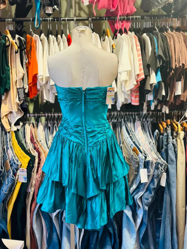 Sweetheart Neck Blue Satin 17Th Birthday Short Skirt Homecoming Dresses