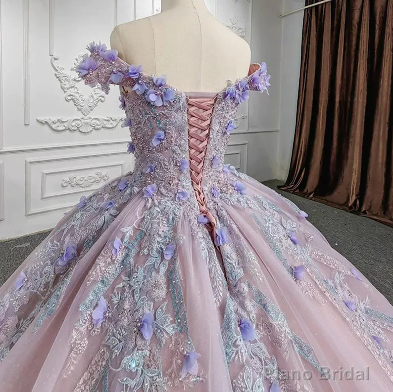 Sweetheart Off The Shoulder Beaded Floral AppliquèŒquinceanera Ball Gown