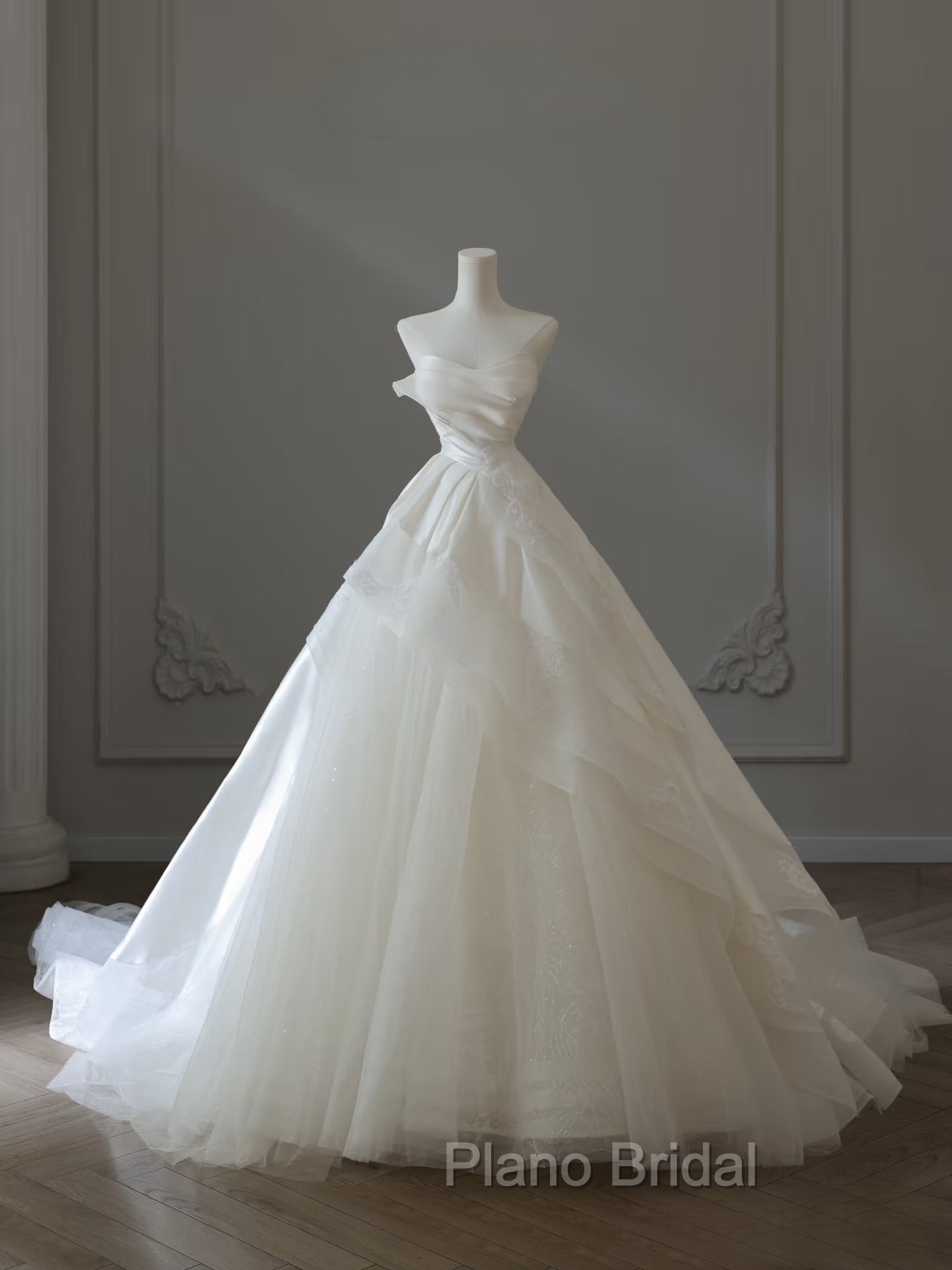 Timeless Ball Gown Strapless Satin Ivory Long Wedding Dresses Bridal Dresses