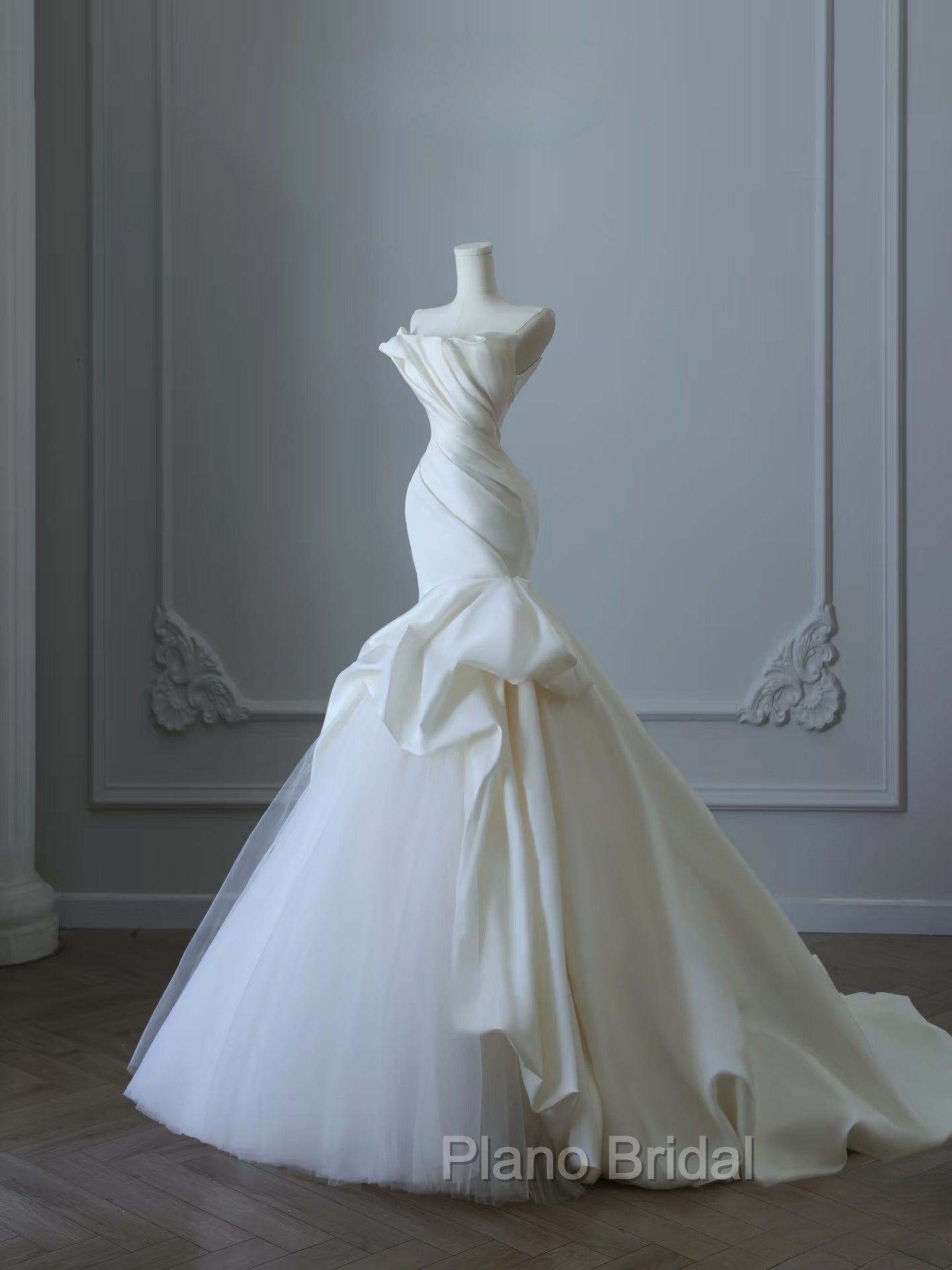 Timeless Mermaid Strapless Satin Ivory Long Wedding Dresses Bridal Dresses Secondary image