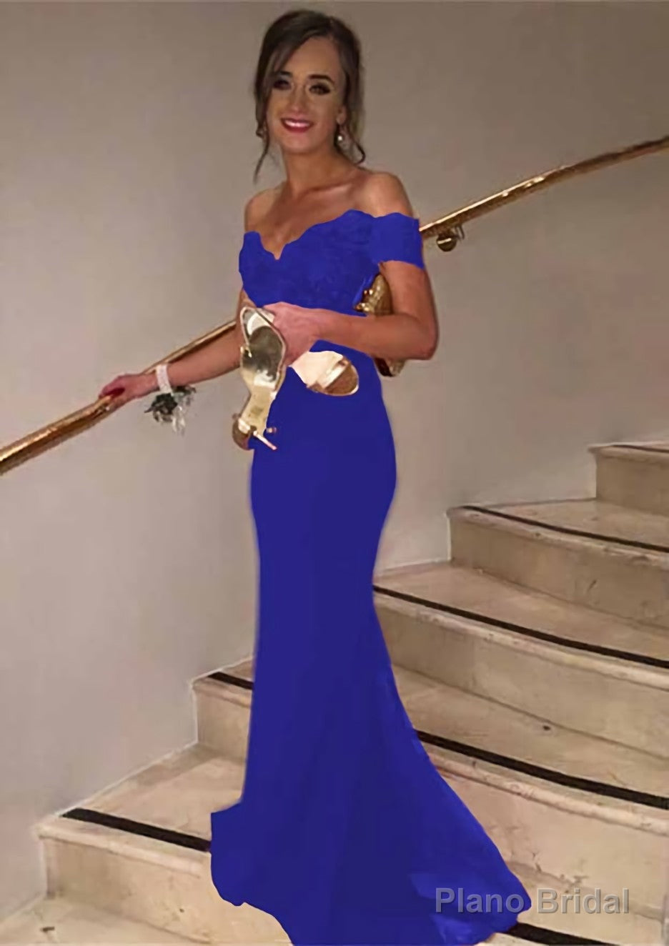 Trumpet/Mermaid Sleeveless Off-the-Shoulder Sweep Train Lace Prom Dresses With Appliqued Beaded Sequins