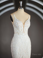 Trumpet/Mermaid V-neck Cathedral Train Tulle Wedding Dresses with Appliques Lace
