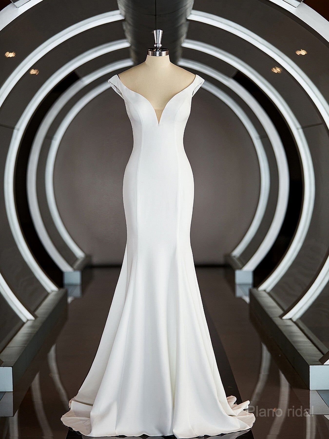 Trumpet/Mermaid V-neck Chapel Train Stretch Crepe Wedding Dresses with Ruffles Main image